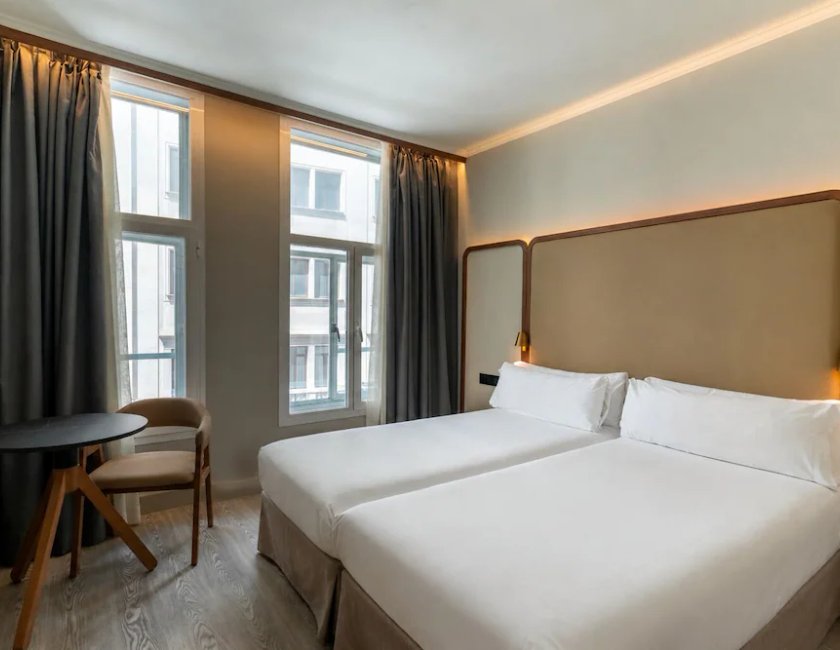 Habitación estándar doble del hotel Petit Palace Alcala. Foto 1
