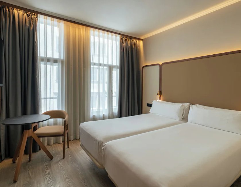 Habitación estándar doble del hotel Petit Palace Alcala. Foto 4
