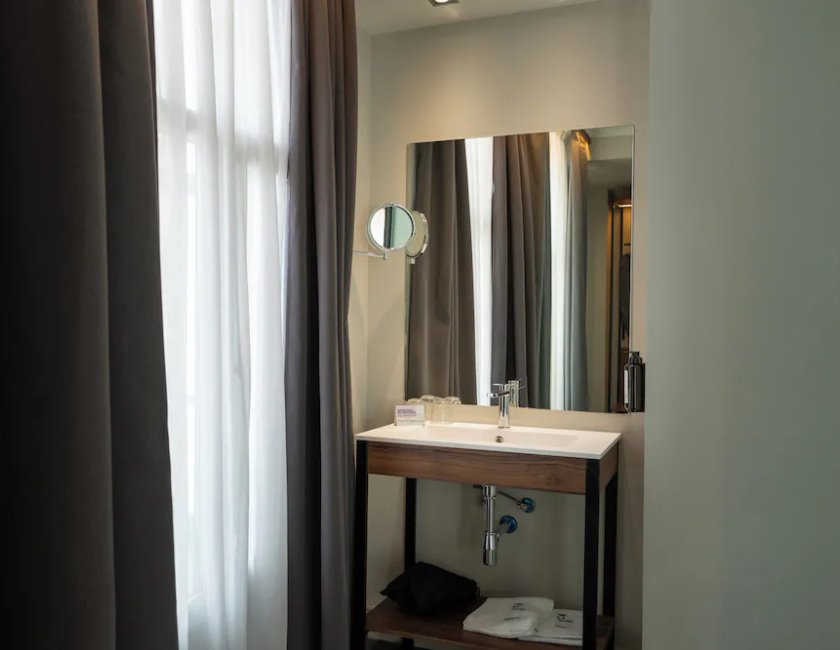 Habitación Doble Superior del hotel Petit Palace Alcala. Foto 9