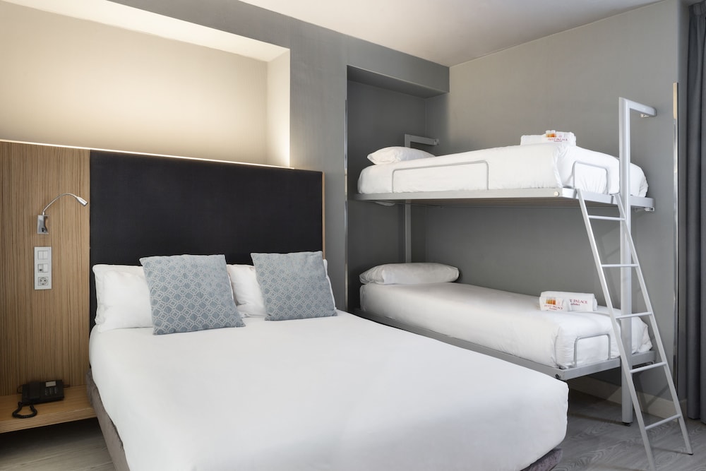 Habitación Cuádruple del hotel Petit Palace Alcala. Foto 1
