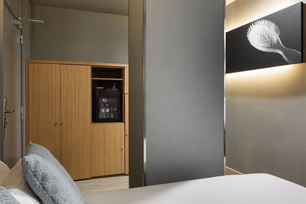 Habitación básica doble del hotel Petit Palace Alcala. Foto 3