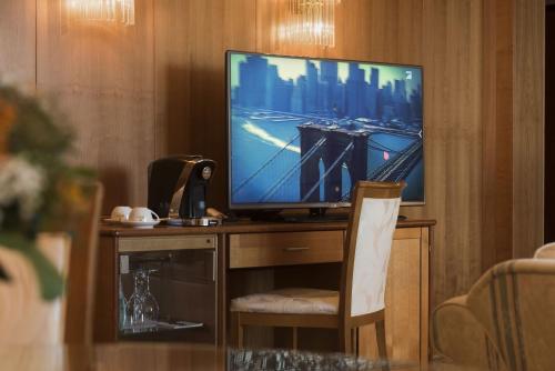 Suite Clásica del hotel Maritim Stuttgart. Foto 4