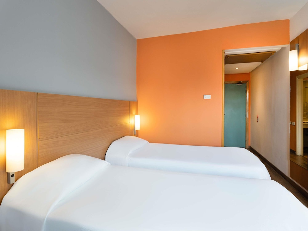Habitación estándar, 2 camas individuales del hotel Ibis Fes. Foto 8