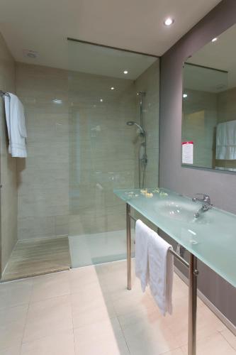 Habitación Triple Estándar del hotel Ag Express Elche. Foto 1