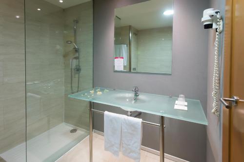Habitación Triple Estándar del hotel Ag Express Elche. Foto 2