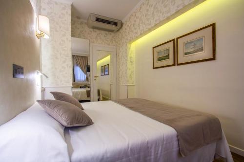 Habitación Doble del hotel Flora. Foto 6