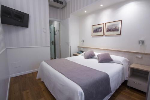 Habitación Doble del hotel Flora. Foto 8