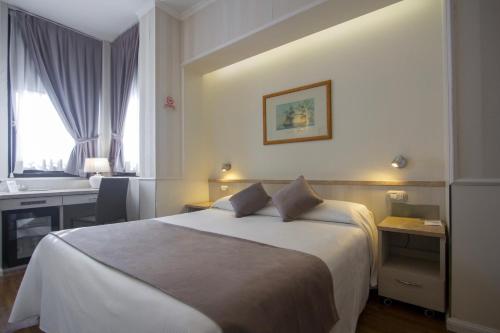 Habitación Doble del hotel Flora. Foto 9