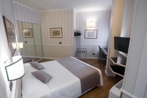 Habitación Doble del hotel Flora. Foto 10