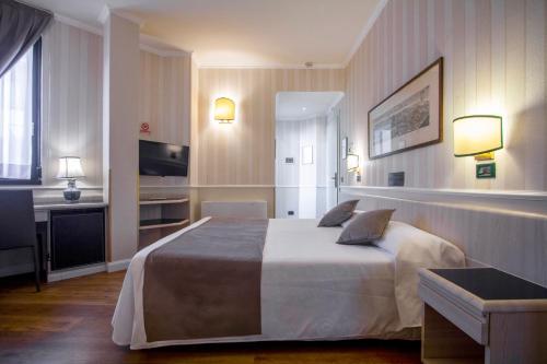 Habitación Doble del hotel Flora. Foto 32