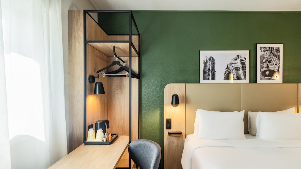 Habitación estándar, 1 cama de matrimonio del hotel CAMPANILE ROISSY. Foto 3