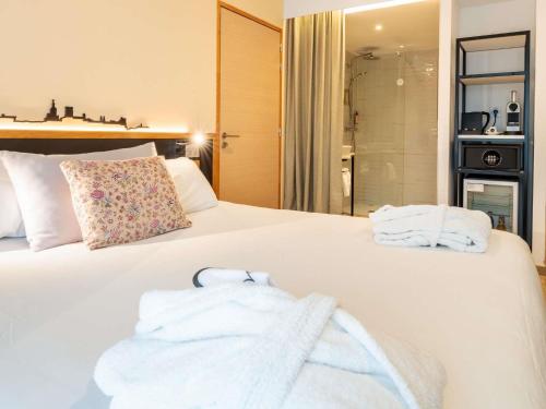 Double Suite with Balcony and One Double Sofa Bed del hotel Mercure Avignon Gare TGV. Foto 7