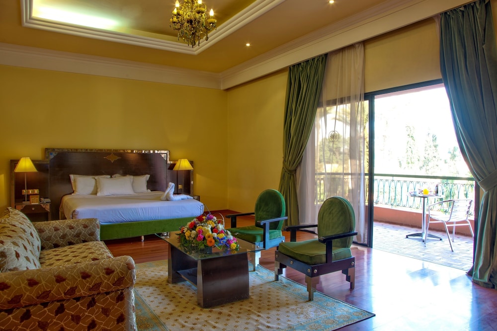Suite junior, vistas a la piscina del hotel Royal Mirage Deluxe Marrakech. Foto 5
