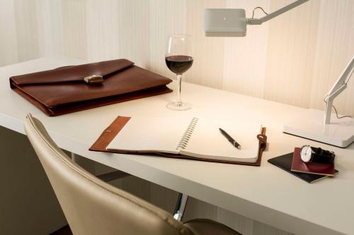Suite Junior del hotel NH Collection Brussels Centre. Foto 4