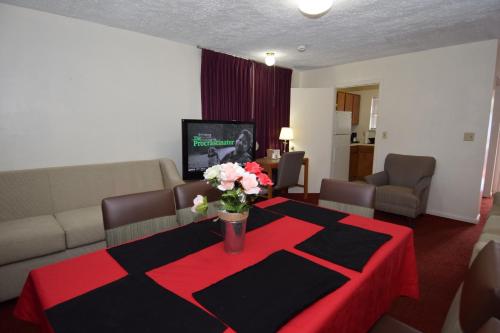 Suite Doble - no fumadores del hotel Knights Inn Oswego East. Foto 8