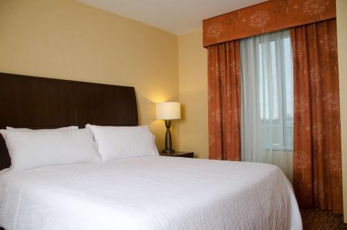 Junior King Suite - Mobility/Hearing Accessible del hotel Hilton Garden Inn Watertown