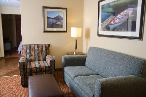 Junior King Suite - Mobility/Hearing Accessible del hotel Hilton Garden Inn Watertown. Foto 2