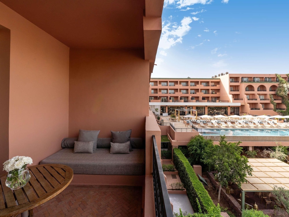 Habitación Deluxe, 1 cama de matrimonio grande, balcón (Contemporary) del hotel Sofitel Marrakech Palais Impérial and Spa. Foto 4