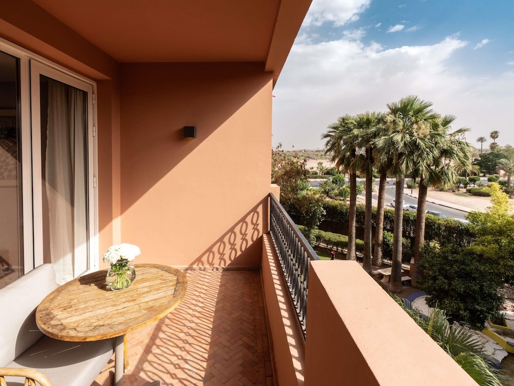 Habitación clásica, 1 cama de matrimonio grande, balcón (Contemporary) del hotel Sofitel Marrakech Palais Impérial and Spa. Foto 4