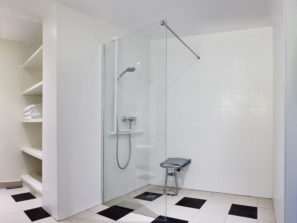 Habitación estándar, 1 cama de matrimonio, accesible para personas con discapacidad del hotel Paris Marne-la-Vallee by IHG. Foto 4