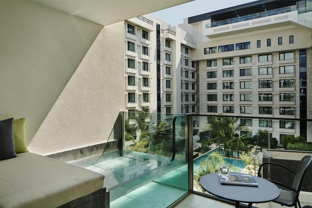 1 King Bed Pool Deluxe del hotel Grand Hyatt Athens