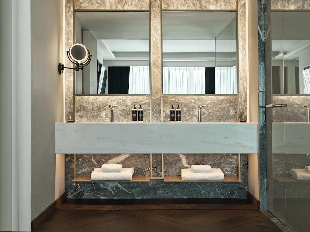 Corner Suite with 1 King Bed del hotel Grand Hyatt Athens. Foto 7