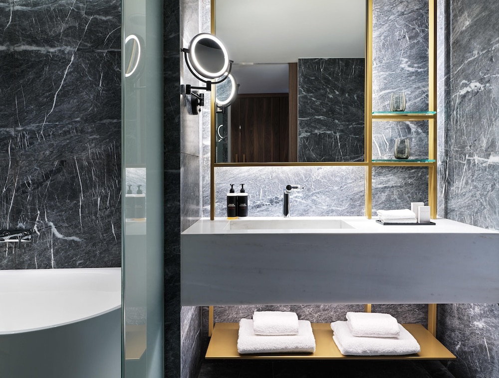 Corner Suite with 1 King Bed del hotel Grand Hyatt Athens. Foto 8