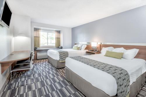 Habitación con 2 camas grandes - No fumadores del hotel Microtel Inn & Suites by Wyndham Victor/Rochester. Foto 2