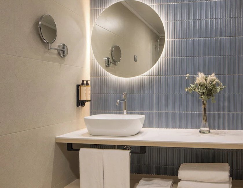 Habitación Triple del hotel Ar Diamante Beach Spa and Convention Center. Foto 3