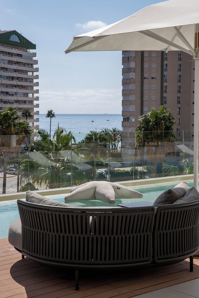 Habitación Premium doble, junto a la piscina del hotel Ar Diamante Beach Spa and Convention Center. Foto 1