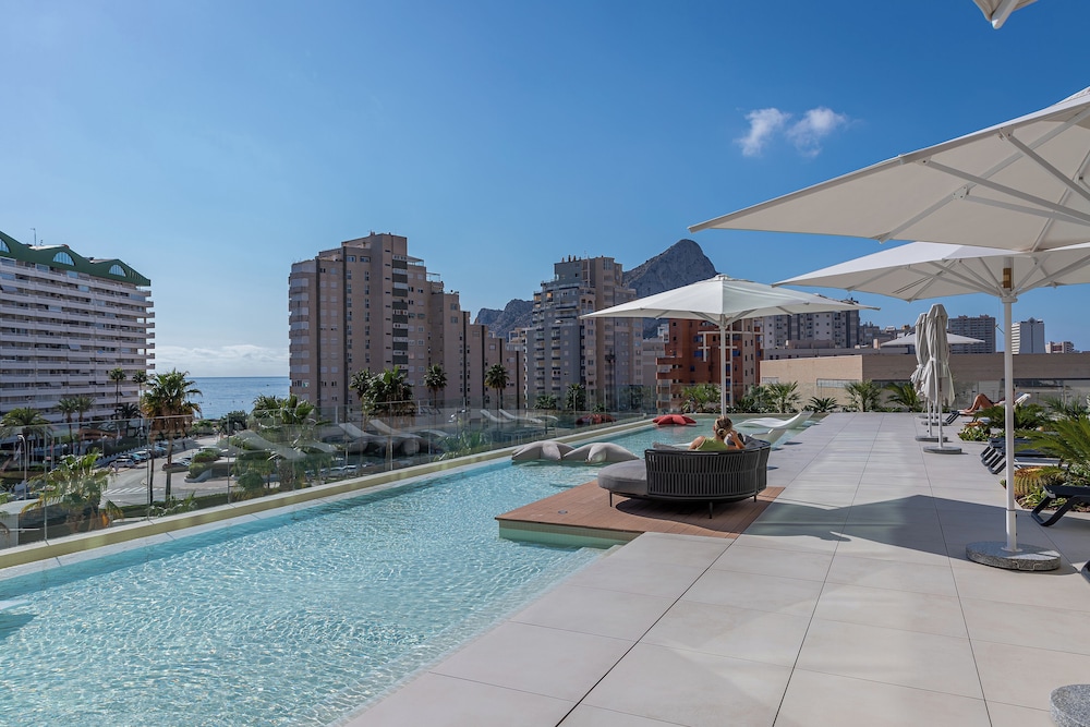Habitación Premium doble, junto a la piscina del hotel Ar Diamante Beach Spa and Convention Center. Foto 2