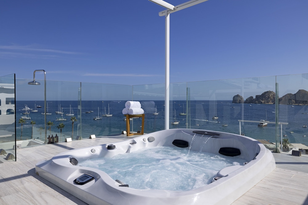 Beyond ME+ Suite con Jacuzzi y Terraza del hotel Me Cabo By Meliá. Foto 8