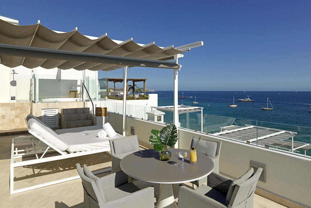 Exclusive ME+ con Jacuzzi y Terraza Vista océano del hotel Me Cabo By Meliá. Foto 4