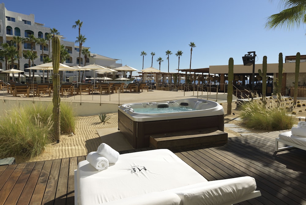 Superior ME+ con Jacuzzi Social Vista piscina del hotel Me Cabo By Meliá. Foto 3