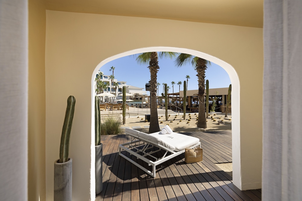 Superior ME+ con Jacuzzi Social Vista piscina del hotel Me Cabo By Meliá. Foto 5