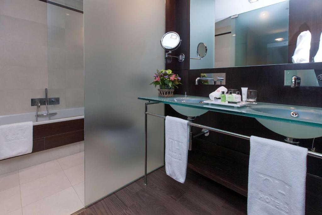 Suite del hotel Nh Collection Santiago De Compostela. Foto 1