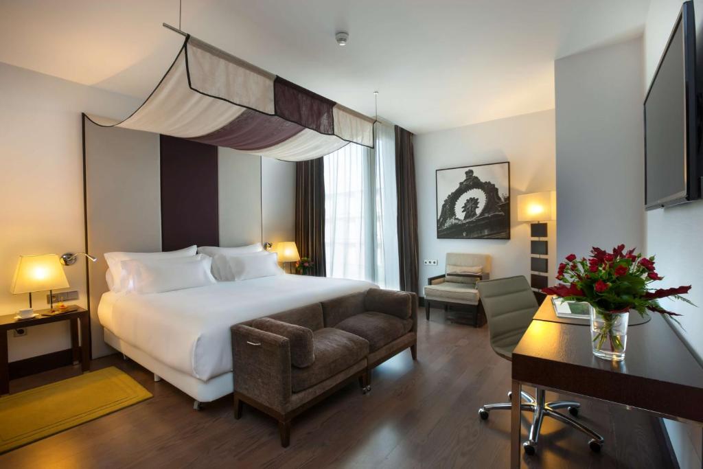 Habitación doble Superior Con Vistas del hotel Nh Collection Santiago De Compostela. Foto 1