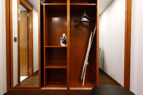 Habitación Doble adaptada para personas con movilidad reducida del hotel Travelodge Madrid Coslada Aeropuerto. Foto 6