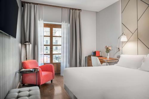 Habitación Premium con Vistas del hotel Nh Collection León Plaza Mayor. Foto 1