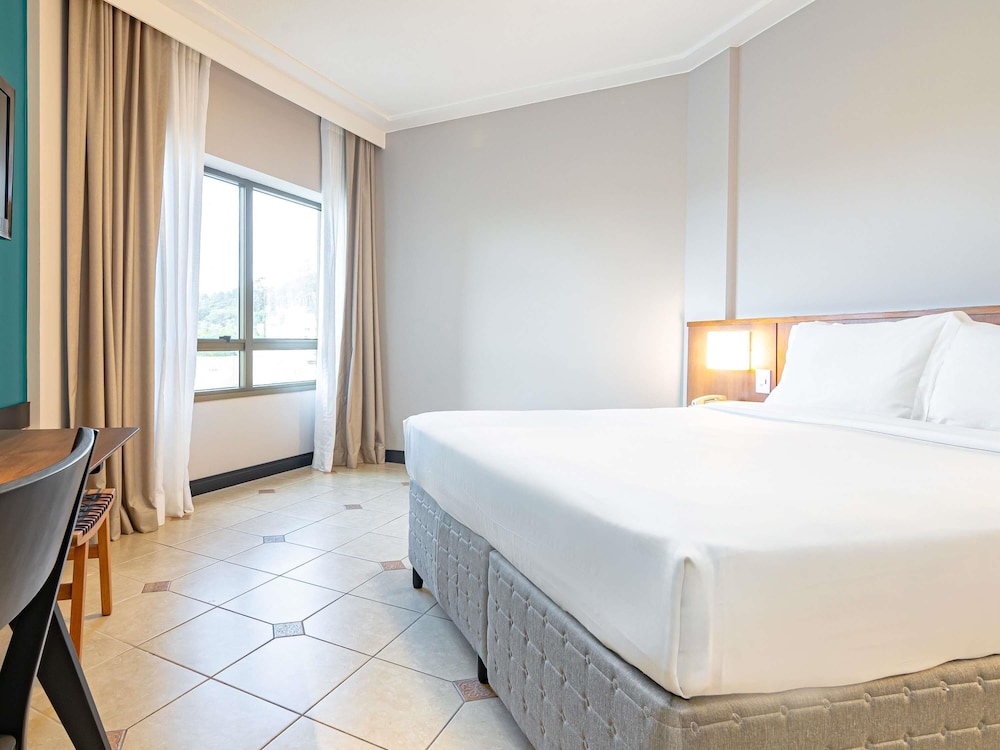 Apartamento Standard con cama doble del hotel Mercure Florianópolis. Foto 2