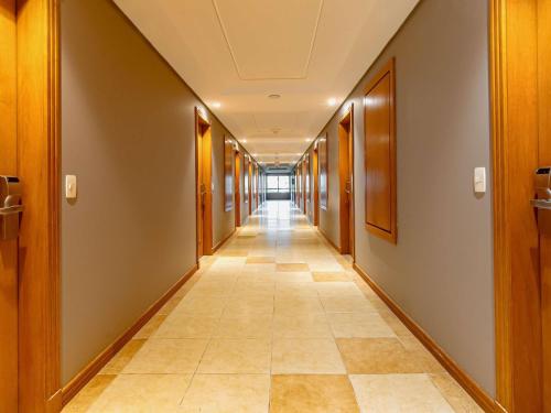 Apartamento Standard con dos camas individuales del hotel Mercure Florianópolis. Foto 1