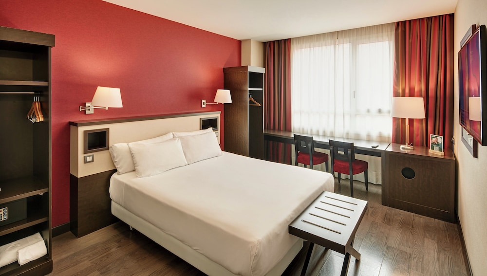 Habitación clásica doble del hotel Sercotel Sant Boi. Foto 4