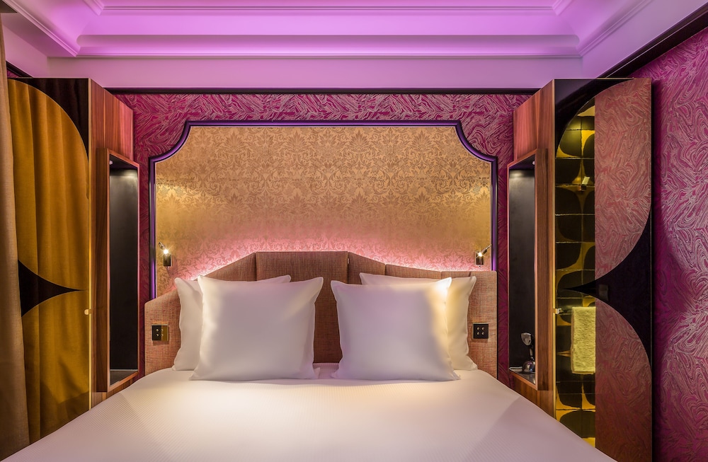 Habitación Deluxe doble (Light my fire) del hotel Idol. Foto 5