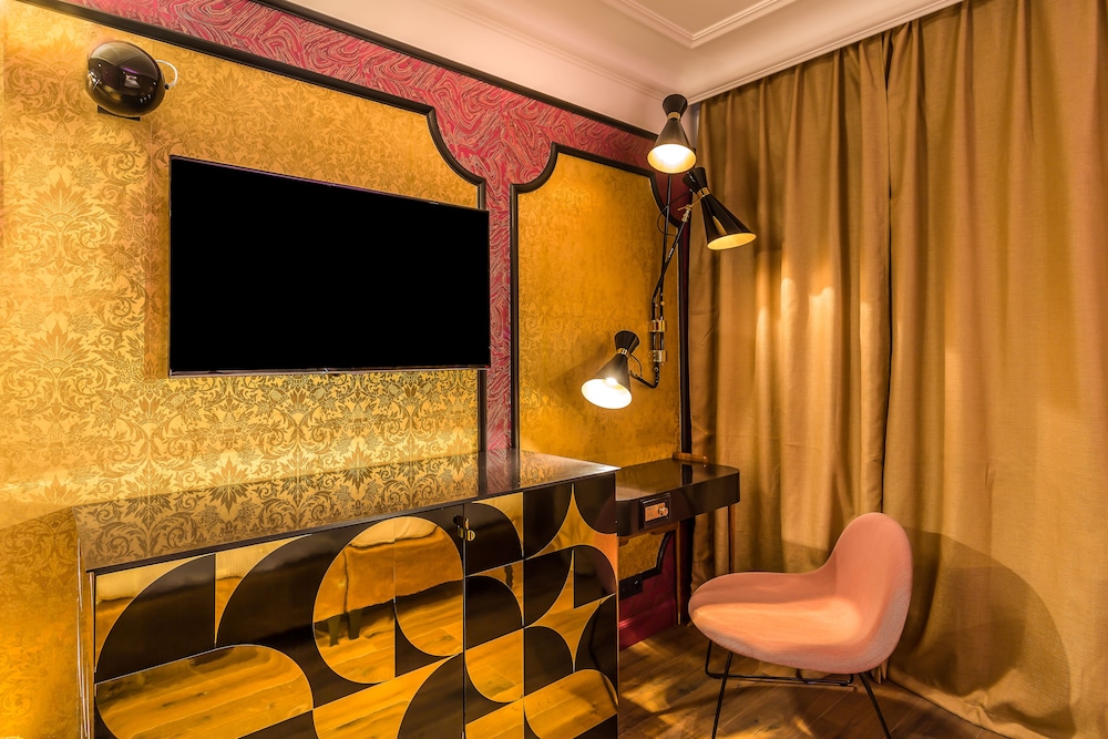 Habitación Deluxe doble (Light my fire) del hotel Idol. Foto 11