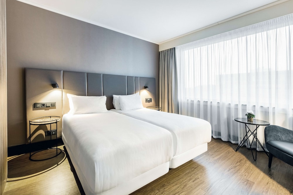 Habitación Superior del hotel Nh Brussels Airport. Foto 8