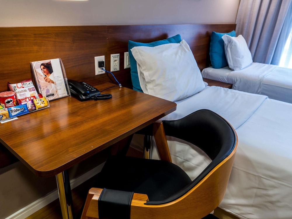 Habitación Standard con 2 camas individuales del hotel Mercure Curitiba Golden. Foto 8