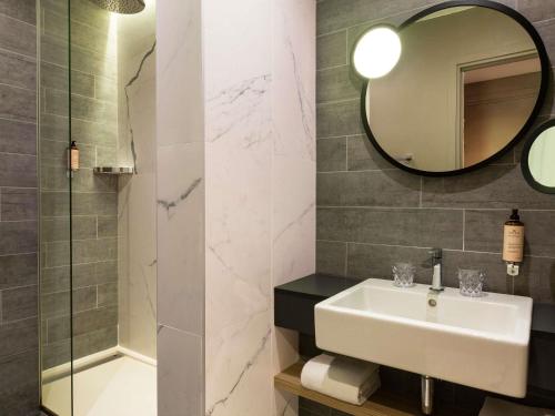 Habitación Twin Estándar - 2 camas del hotel Mercure Paris Alesia. Foto 2