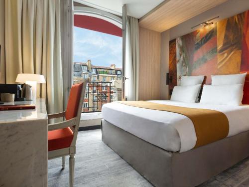 Habitación Doble Superior con balcón del hotel Mercure Paris Alesia