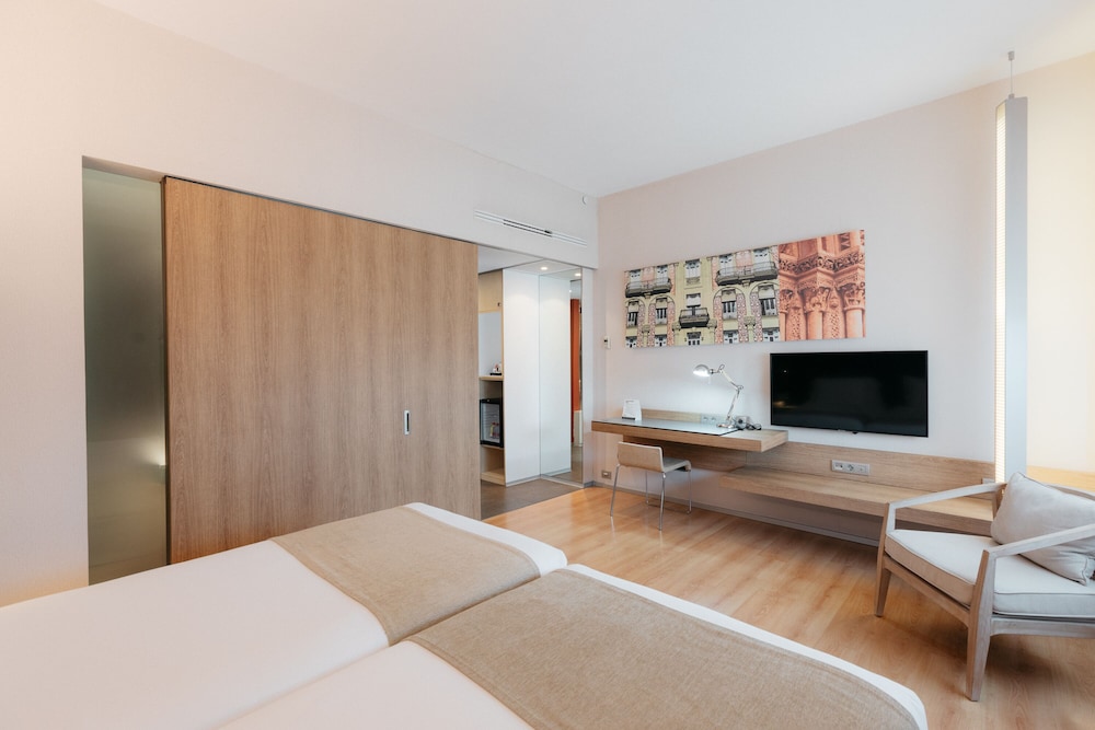 Habitación (2x2 Family Plan) del hotel Barcelo Valencia. Foto 1