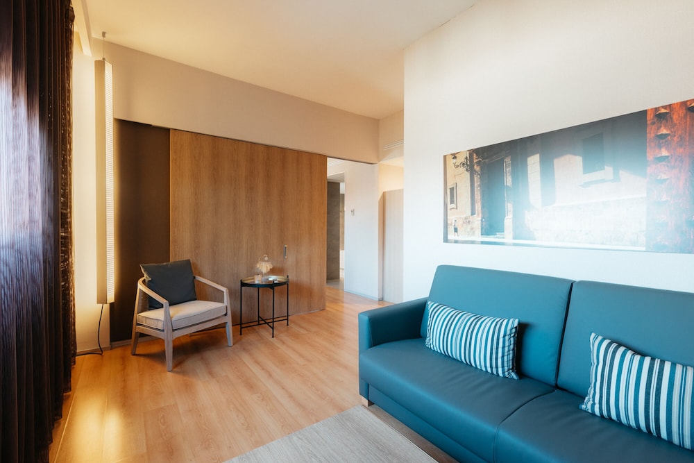 Suite junior del hotel Barcelo Valencia. Foto 2